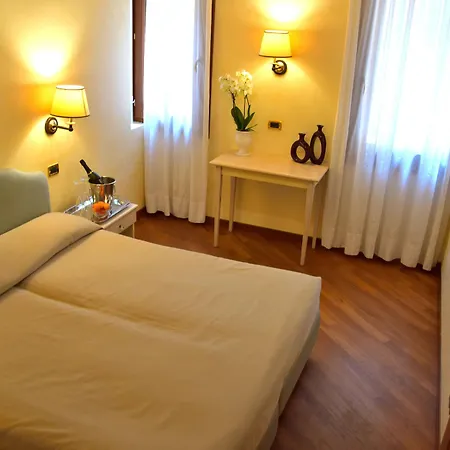 Hotel Residenza Favaro Venecia Exterior foto