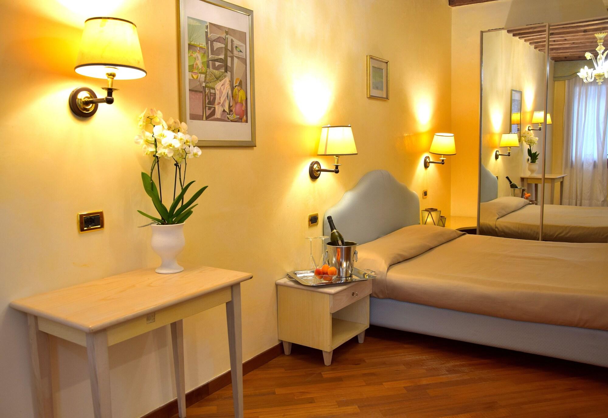 Residenza Favaro * Venetië