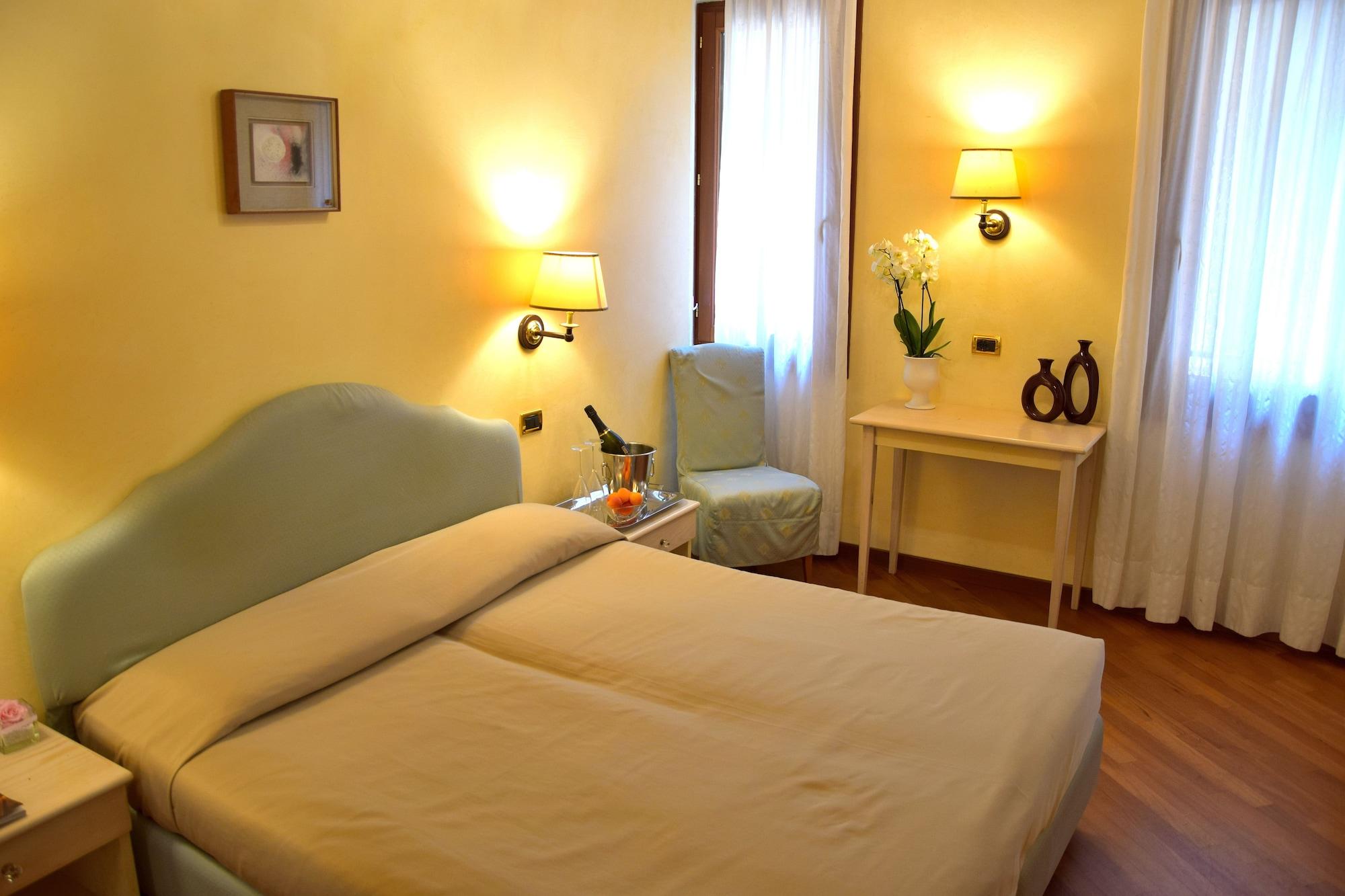 Residenza Favaro * Venetië