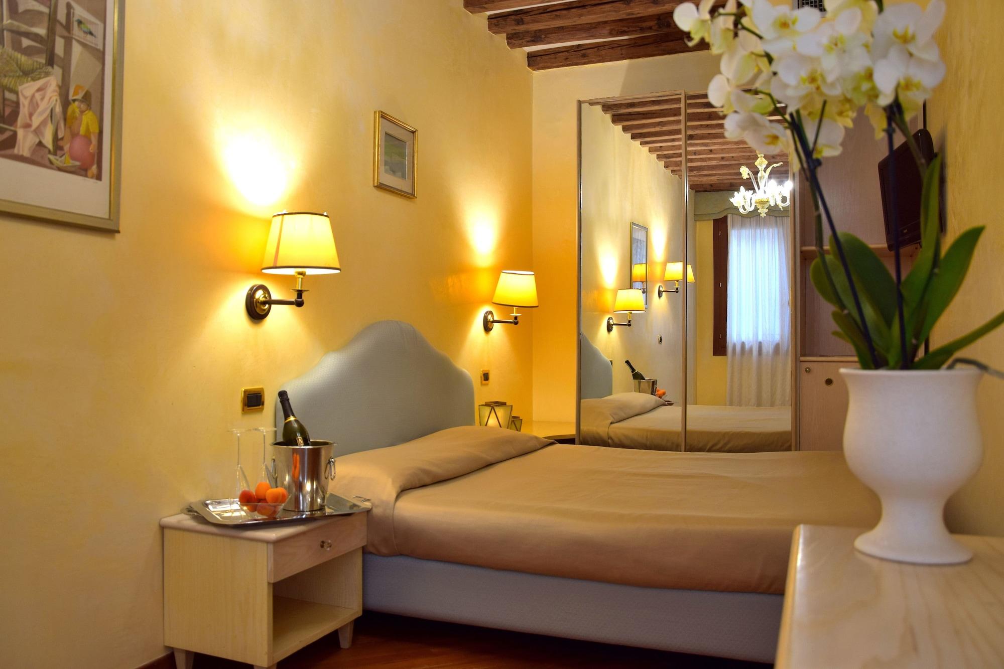 Residenza Favaro * Venetië